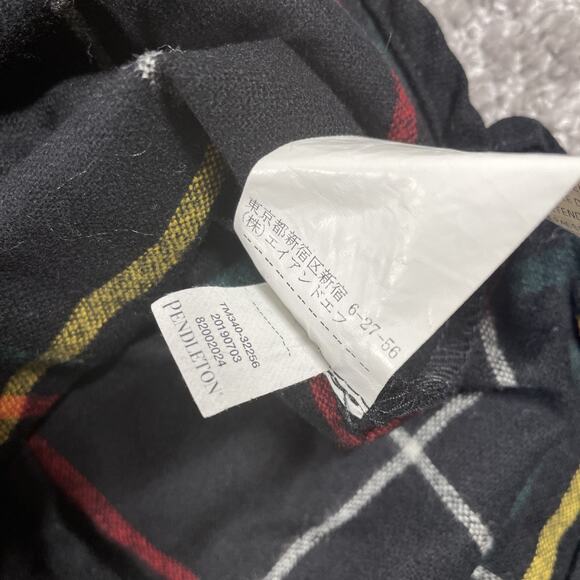 Pendleton Wool Flannel Shirt Womens Small Chunky Buttons Plaid Outdoors Black - Picture 6 of 12